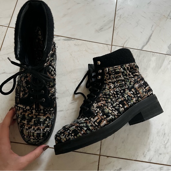 Chanel Tweed Boots, Size 39 - Picture 9 of 12